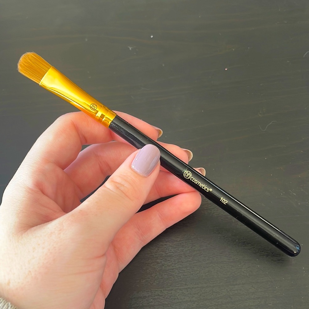 BH Cosmetics 102 Eyeshadow Brush